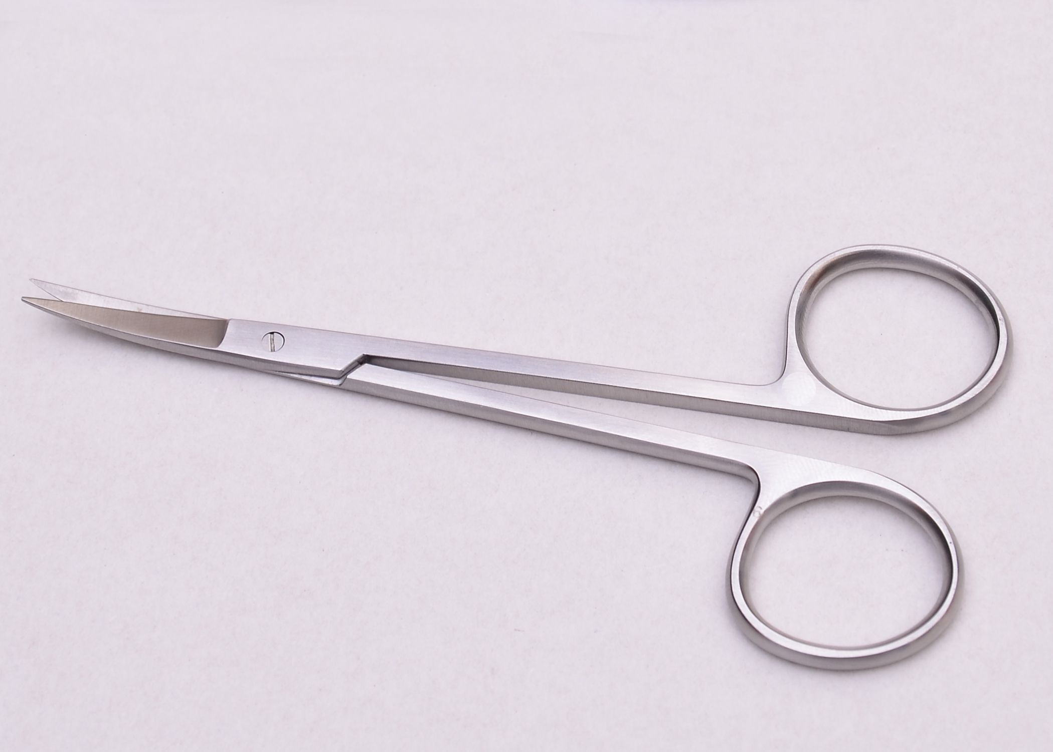 Chirurgische Schere Iris Standard 11,5cm gebogen sp/sp