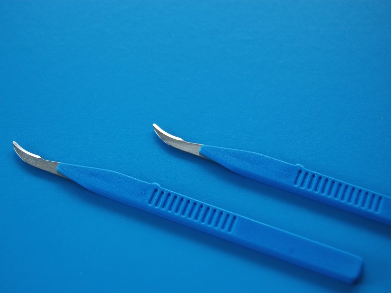 Fadentrennmesser AP 10 mit Handgriff